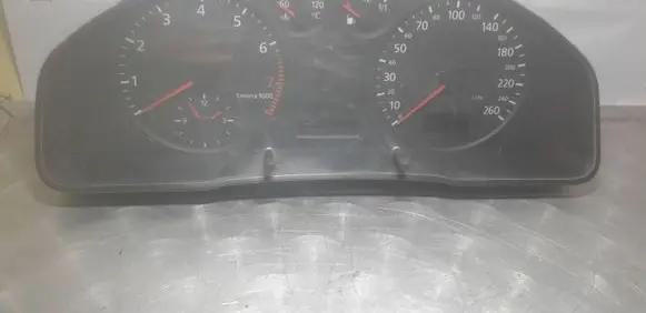 Audi A4 S4 B5 8D Speedometer (instrument cluster) 8D0919861H 008AUZ8Z0
