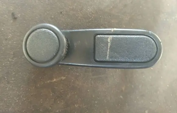 Peugeot 306 Front door window winding handle 92538509