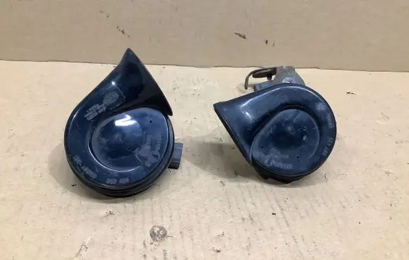 Volkswagen PASSAT B6 Horn signal 3C0951223