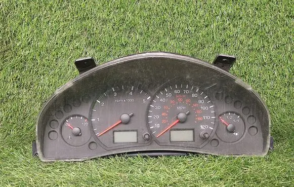 Speedometer (instrument cluster)