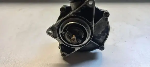Audi A6 S6 C5 4B Vacuum pump 057145100C 72260806C 01T2831035