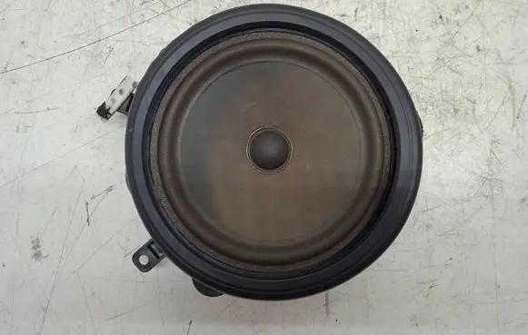 Audi A3 S3 8P Front door speaker 8P0035411