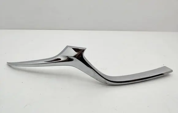 Mazda 6 Front bumper upper radiator grill GSH7507J1