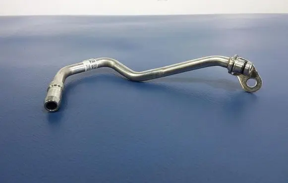 Engine coolant pipe/hose