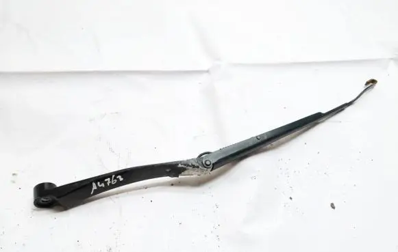 Toyota RAV 4 (XA30) Front wiper blade arm