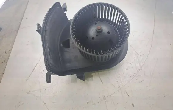Volkswagen Caddy Heater fan/blower 1H1820021 833658D