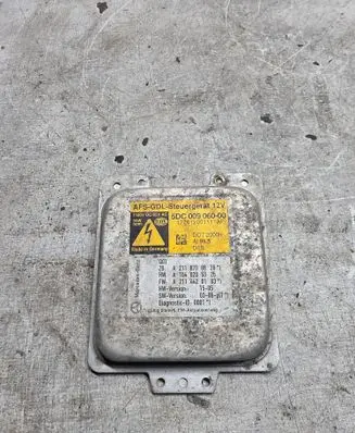 Mercedes-Benz E W211 Headlight ballast module Xenon 5DC00906000 A2118708826 177612001111A