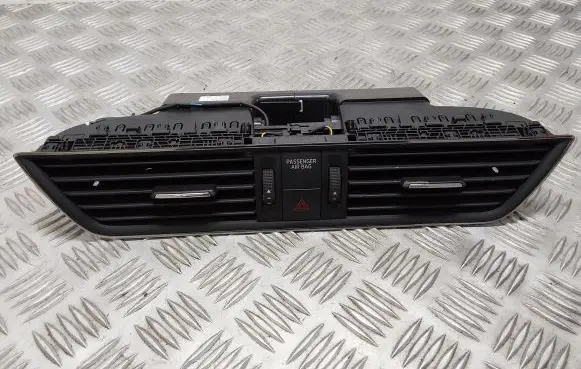 Skoda Superb B8 (3V) Dash center air vent grill 3V0820951C