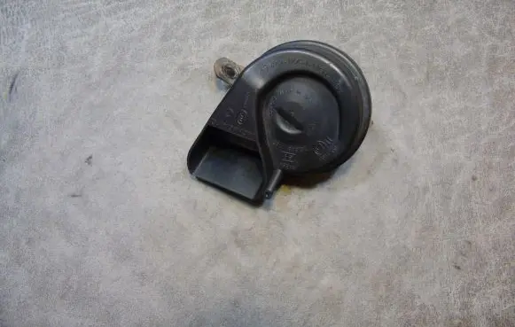 Mercedes-Benz E W211 Horn signal 703881165