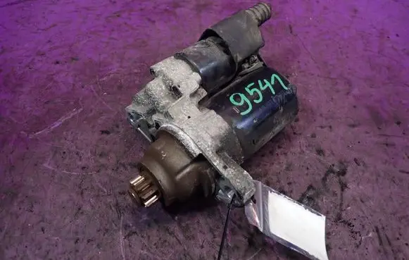 Volkswagen Golf IV Starter motor 