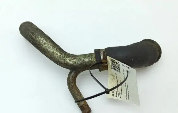 Mercedes-Benz S W116 Engine coolant pipe/hose 1105011682