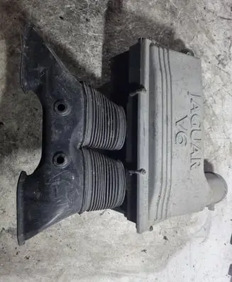 Jaguar X-Type Air filter box 4611685909