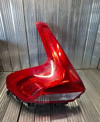 Volvo V40 Rear/tail lights 31283339 21220101