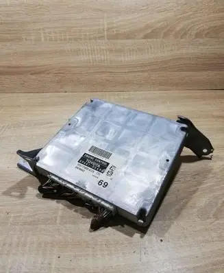 Toyota Avensis T250 Engine control unit/module ECU 8966105690 MB1758006326