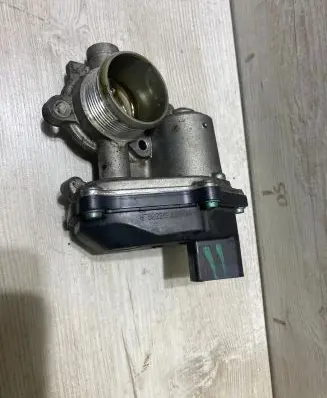 Skoda Octavia Mk3 (5E) Throttle valve 04L131501M A2C96089300 0305162357