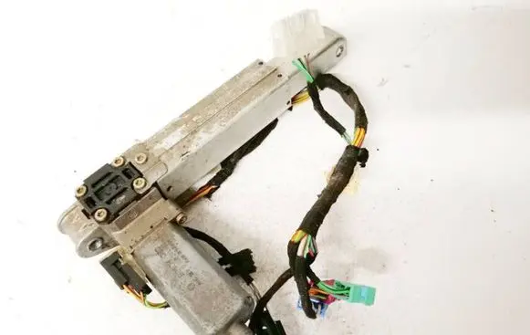 BMW 7 E65 E66 Seat adjustment motor 0390201953