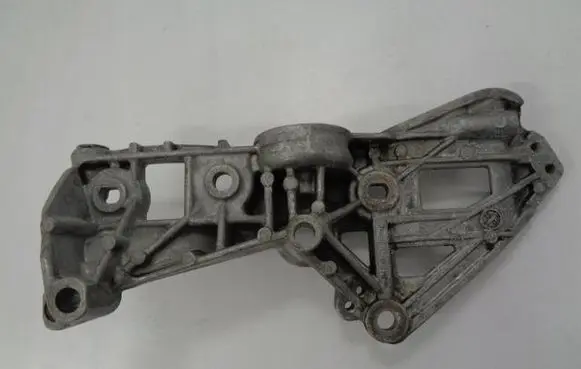 Renault Dacia Duster Generator/alternator bracket 688308001R