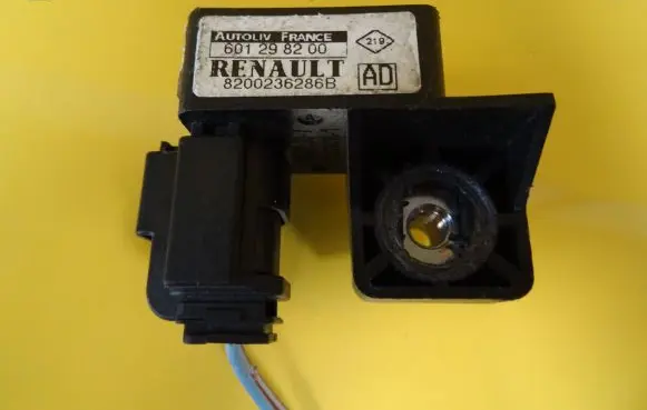 Renault Scenic II - Grand scenic II Airbag deployment crash/impact sensor 8200236286B