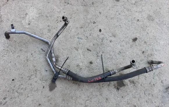 BMW M3 e92 Oil cooling pipe 2284077
