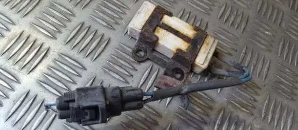 Toyota Corolla E120 E130 Coolant fan relay 2468103560 246810-3560