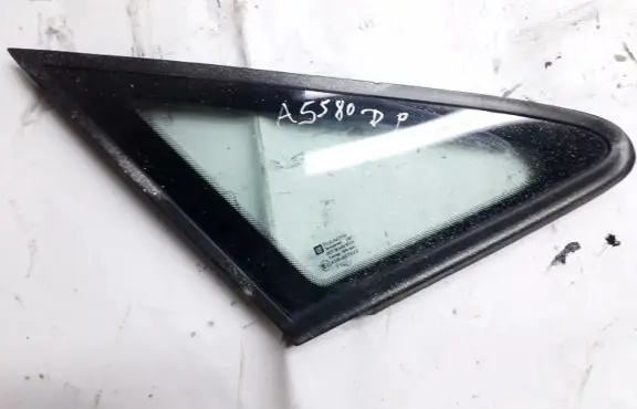 Opel Zafira A Front triangle window/glass 