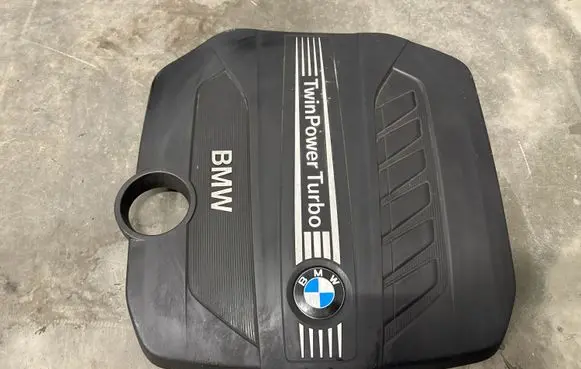 BMW 4 F32 F33 Engine cover (trim) 7823215