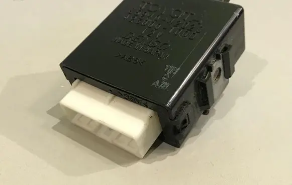 Toyota RAV 4 (XA30) Window wiper relay 8594042020 4230001000