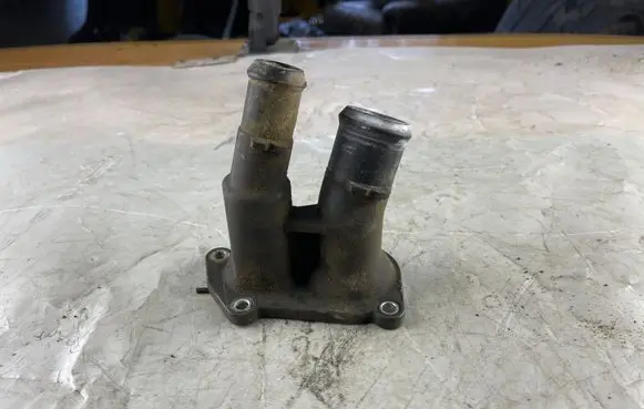 Ford Fusion Thermostat housing 2S6G9K478BA