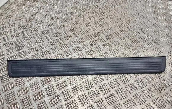 Honda CR-V Front sill trim cover 84202