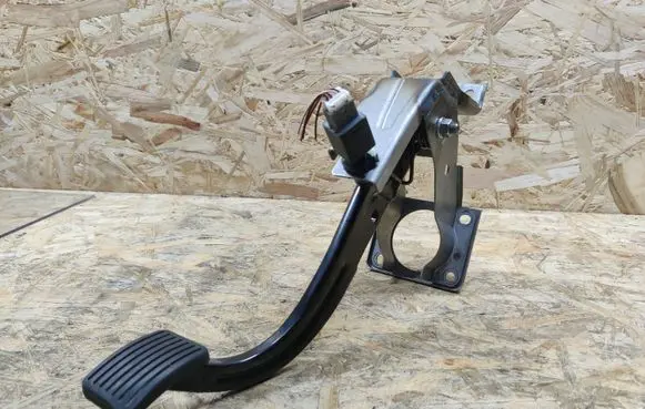 Hyundai i10 Brake pedal 32800B9000
