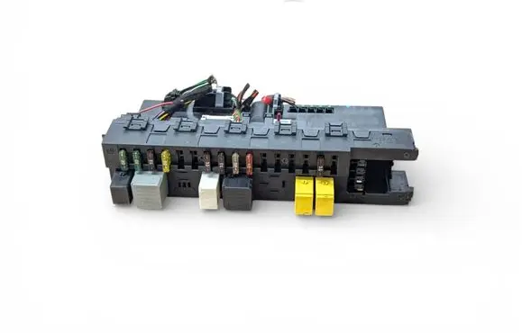 Mercedes-Benz C W203 SAM control unit 5DK008486-15 2035453401