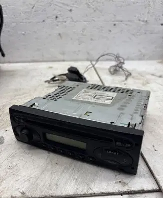 Radio/CD/DVD/GPS head unit