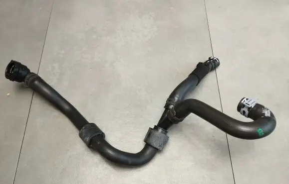 Skoda Octavia Mk4 Engine coolant pipe/hose 5Q0122049A