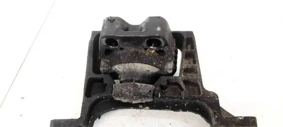 Volvo V50 Engine mount bracket 3M516F012BF 3M51-6F012-BF