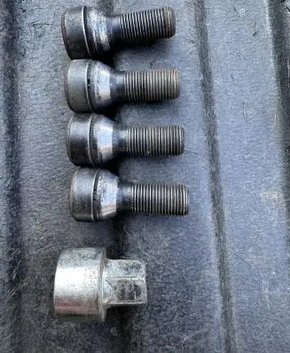 Mercedes-Benz C W205 Nuts/bolts 542241413413434