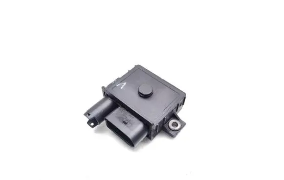 BMW X3 E83 Glow plug pre-heat relay 7801200 780120003