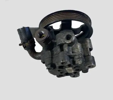 Toyota Avensis T250 Power steering pump