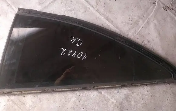 Mercedes-Benz C W203 Rear side window as2