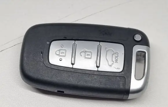 Hyundai i30 Ignition key/card 2010DJ1689 SVIMDFEUO3