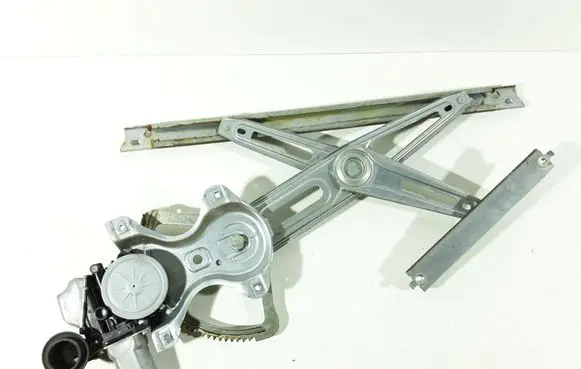 Toyota Yaris Front door window regulator with motor 857200D210 0620202152