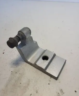 BMW 5 E60 E61 Rear door lower hinge 7068089