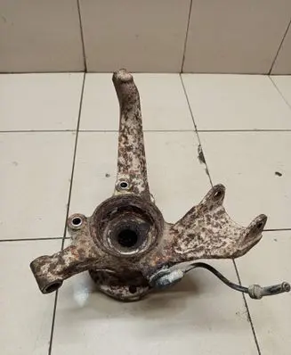 Audi A6 S6 C4 4A Rear wheel hub spindle/knuckle 