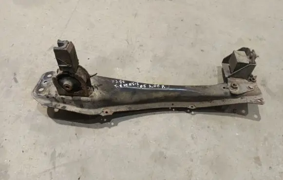 Toyota Avensis T250 Front subframe 