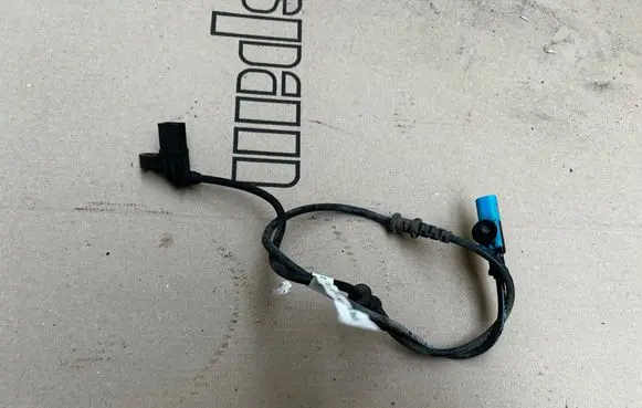 Mercedes-Benz Sprinter W906 Brake pads wear sensor A9065400334