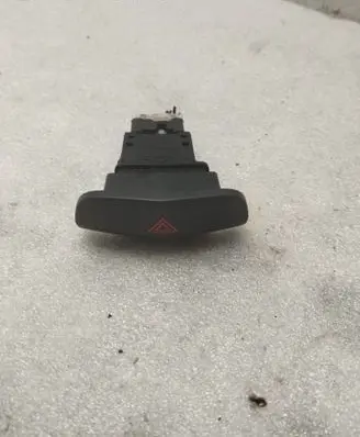 Nissan X-Trail T30 Hazard light switch N155AN 06016