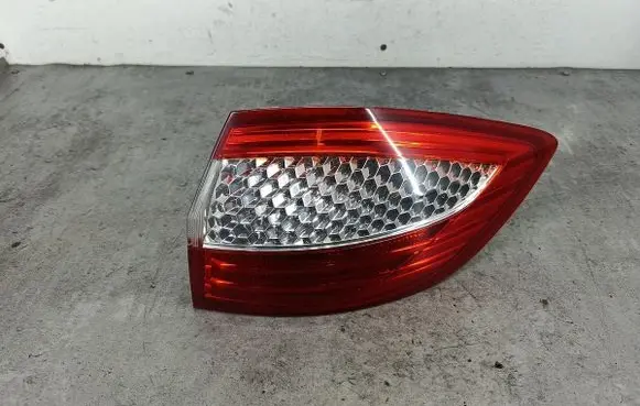 Ford Mondeo MK IV Rear/tail lights 7S7113404B