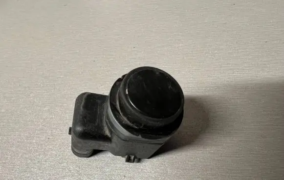Nissan Qashqai Rear parking sensor holder (PDC) 28438BG00A 607039 04100107