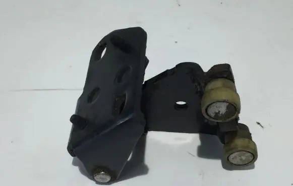 Citroen Berlingo Sliding door lower roller guide/hinge 