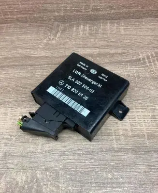 Mercedes-Benz E W210 Light module LCM 2108206126 5LA00750802