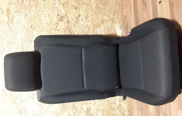 Toyota Corolla Verso AR10 Second row seats 